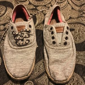 Unique Women’s Toms Cordones Size 8!